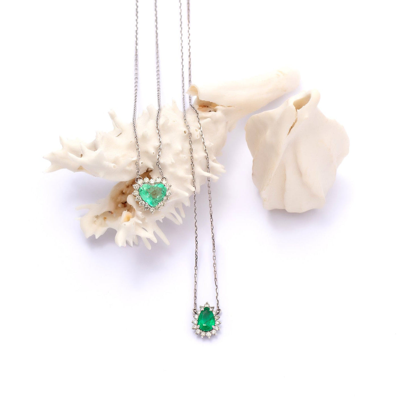 Colar coração esmeralda e diamantes