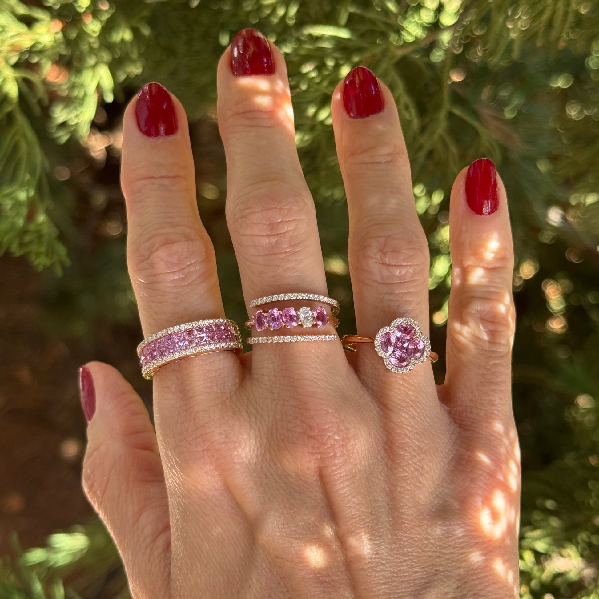 Anel trevo safiras rosas e diamantes