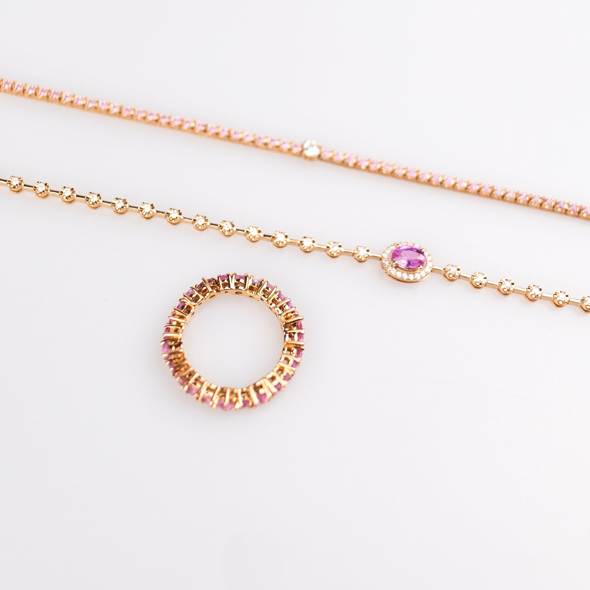 Aliança inteira safiras rosas