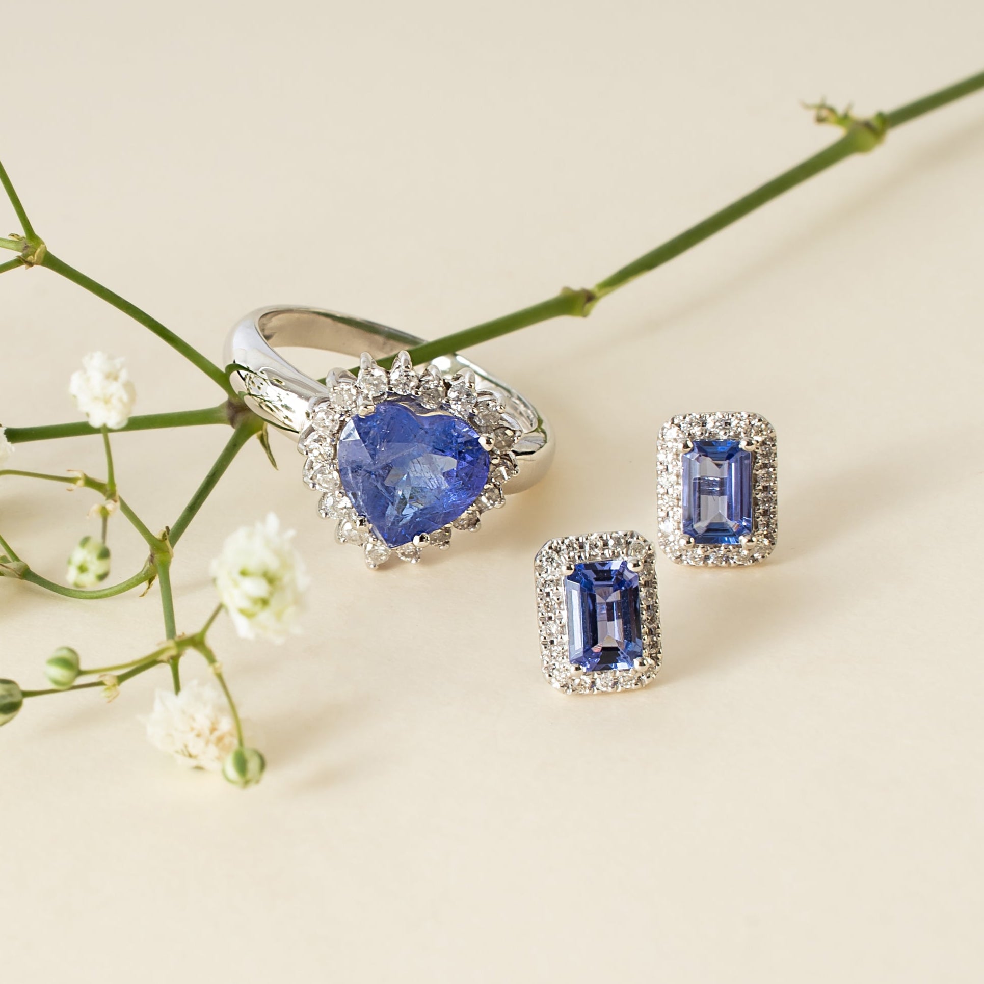 Anel coração tanzanita e diamantes