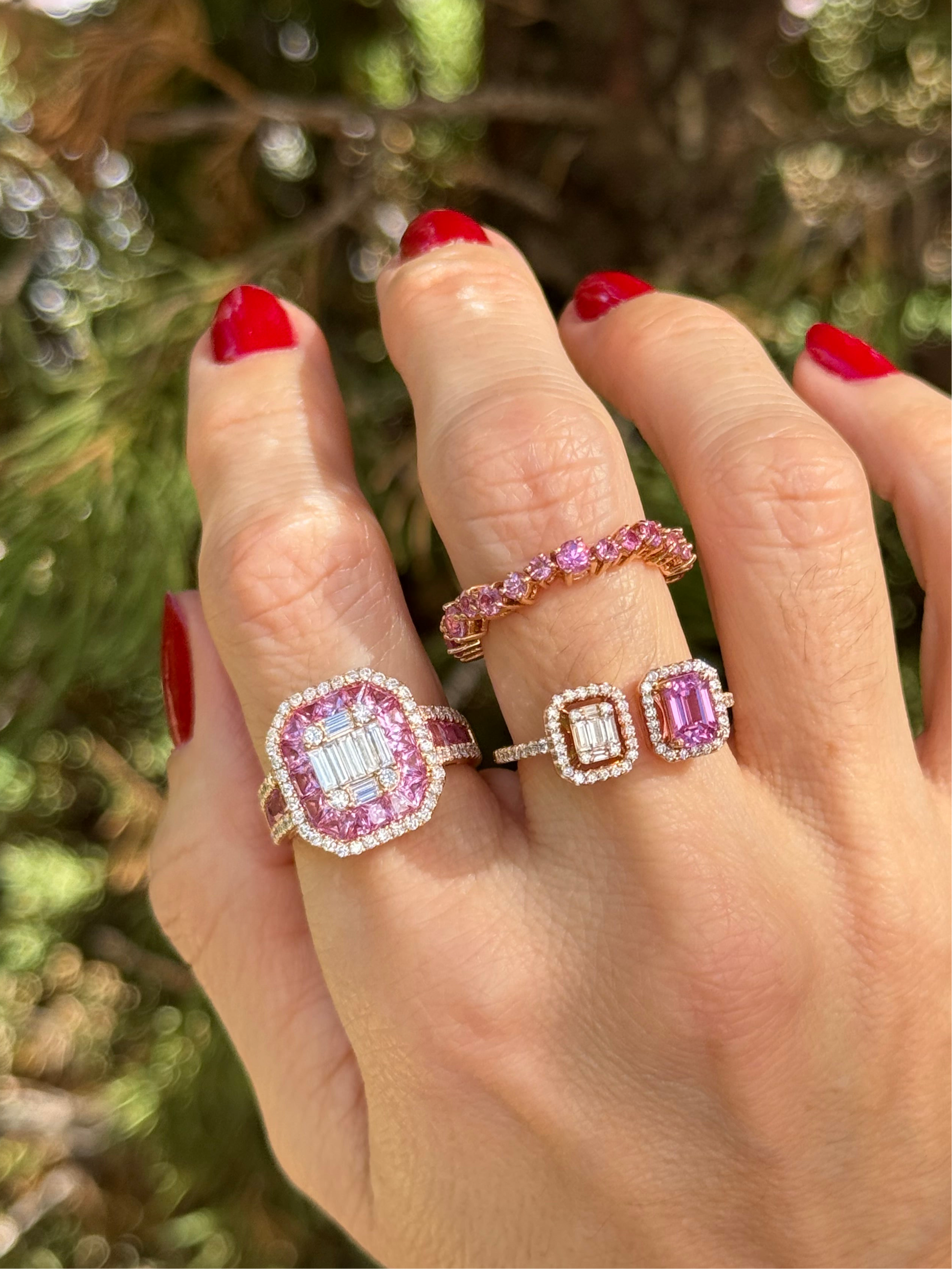 Anel com safiras rosas e diamantes