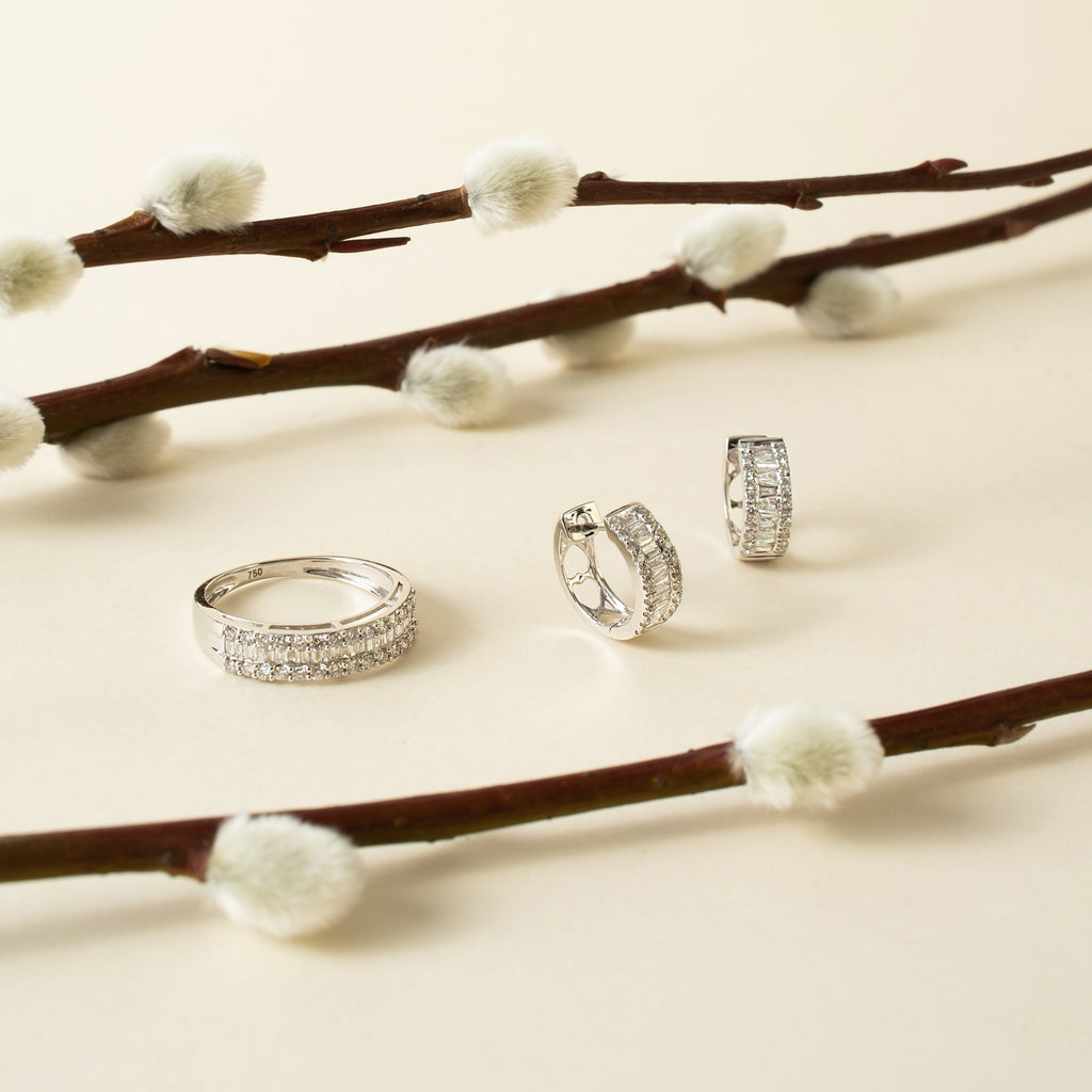 Meia aliança com diamantes