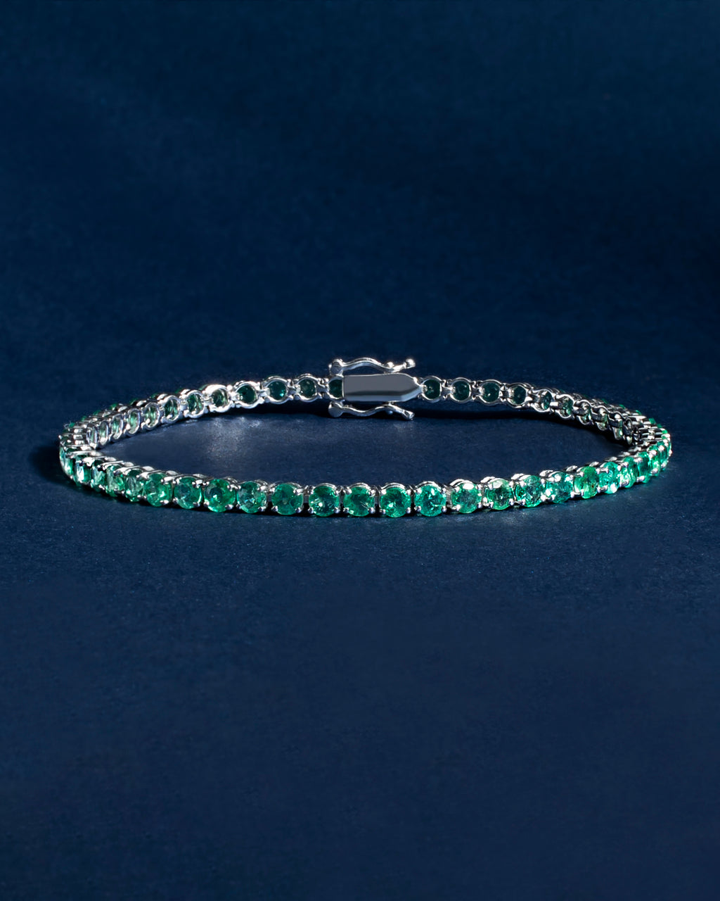 Emerald riviera bracelet, 12 points