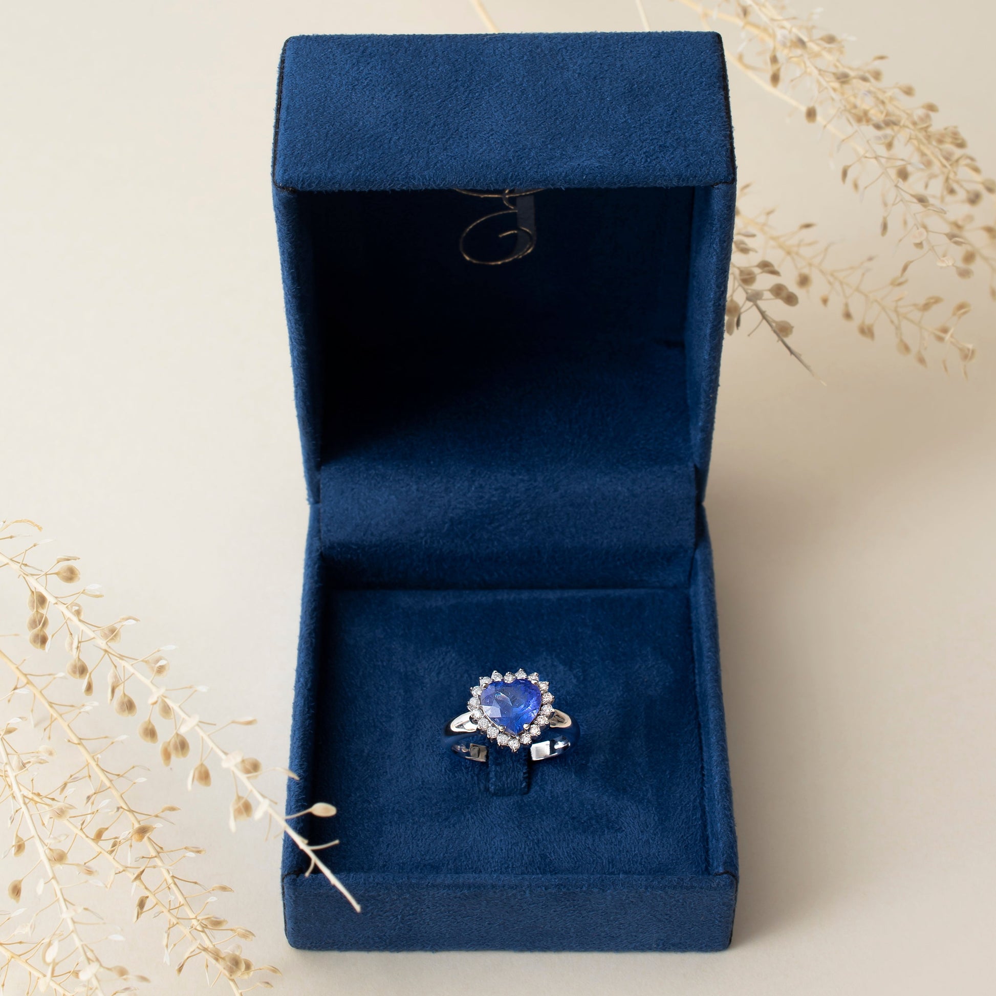 Anel coração tanzanita e diamantes