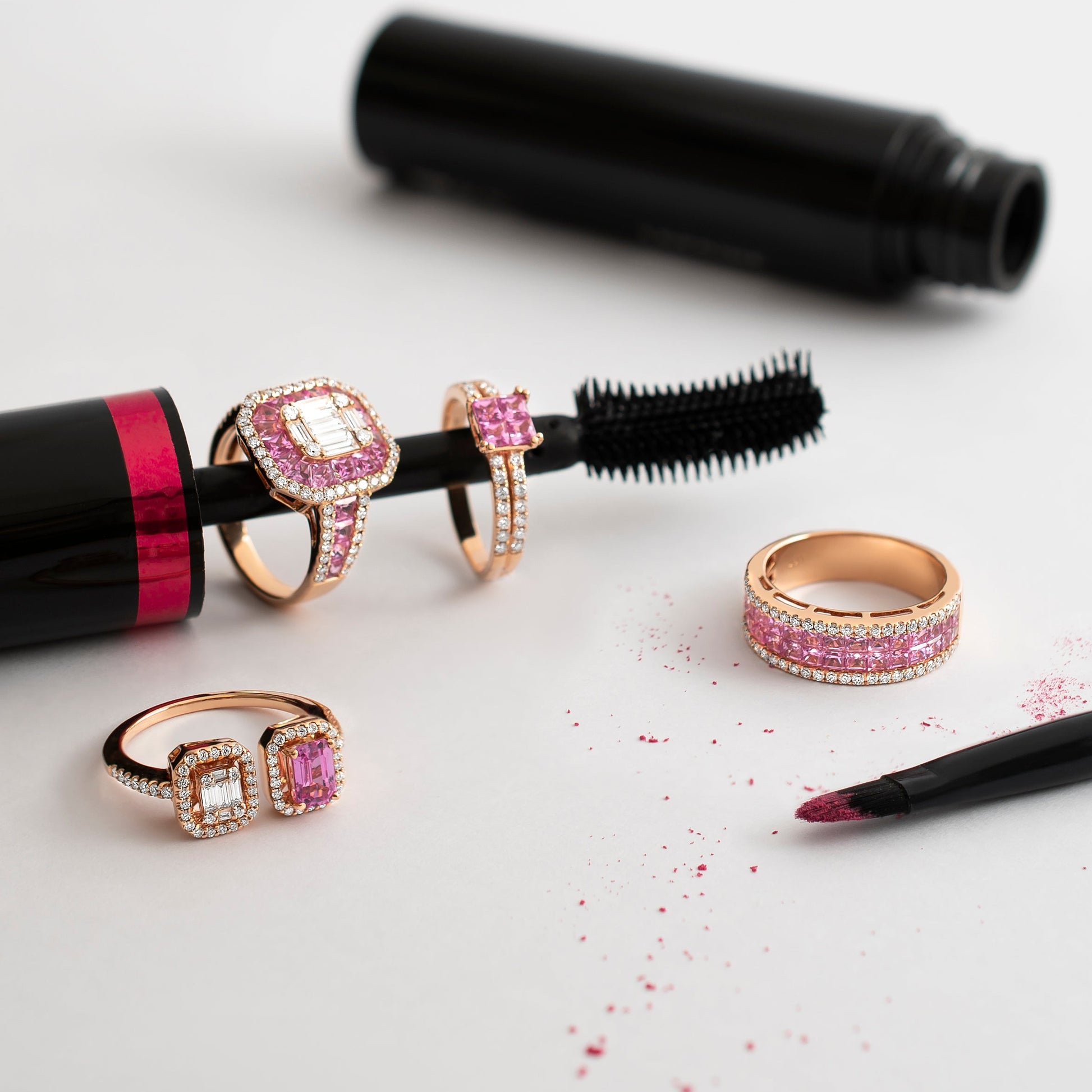 Meia aliança safiras rosas e diamantes